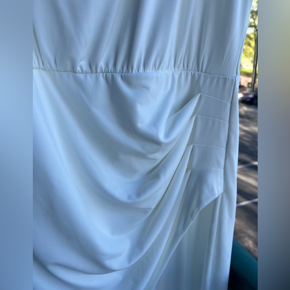 ๐ Guess White One-Shoulder Chain Detail Asymmetric Dress Greek-Inspired Style 14 - Picture 7 of 15